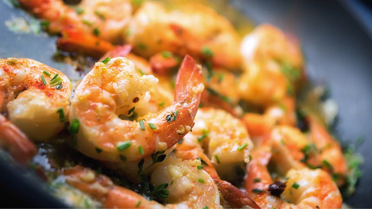 Garlic Shrimp in Wine Sauce