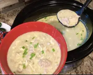 Crockpot Creamy Chicken Enchilada Soup